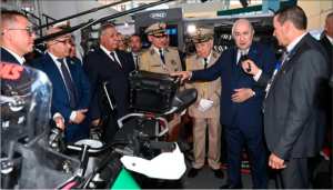 Les produits de l'industrie militaire, source de fierté et d'admiration pour les visiteurs