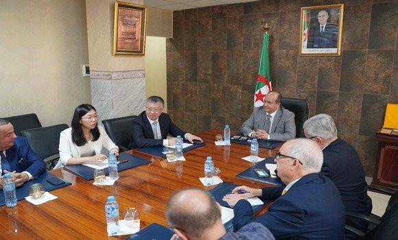 Industrie: exploration des moyens de domiciliation de projets industriels avec le groupe chinois AVIC