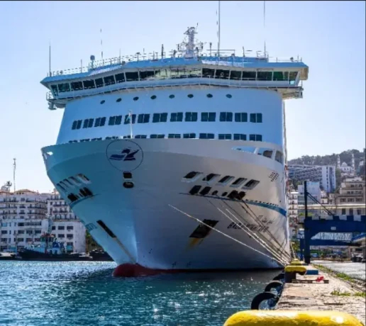 عبر رحلة مرسيليا - الجزائر العاصمة : سفينة 