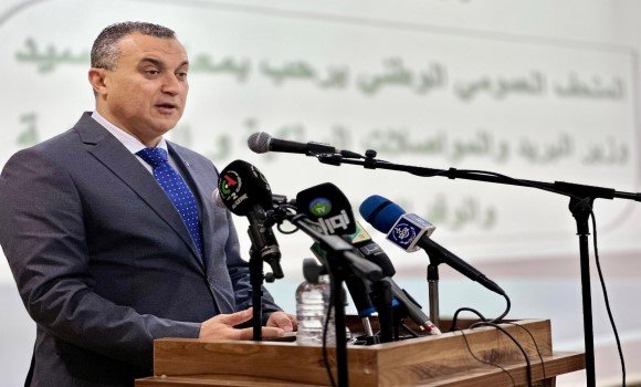 عين تموشنت: السيد زروقي يؤكد على الترويج للدفع الإلكتروني في إطار التحول الرقمي
