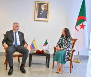 Mme Mansouri reçoit le vice-ministre vénézuélien pour l'Afrique au ministère du Pouvoir populaire pour les Relations extérieures