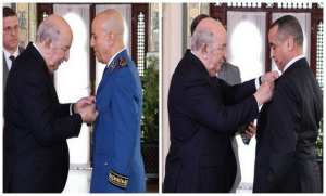 Le président de la République décore le DGSN et le PDG de Sonelgaz de la médaille de l'Ordre du mérite national au rang  Achir
