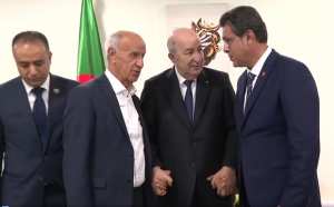 présidents de l'USM Alger et du CR Belouizdad honorent le président de la République