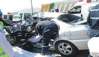 بشار: وفاة شخص وجرح 27 آخرين في حادث انقلاب حافلة لنقل المسافرين ببني ونيف