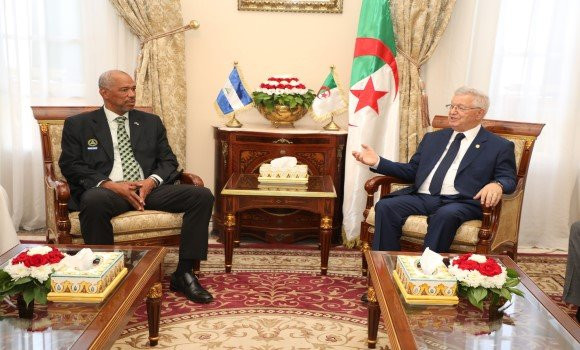 Nasri reçoit une délégation du Nicaragua qui participe au Forum sur les crimes du colonialisme