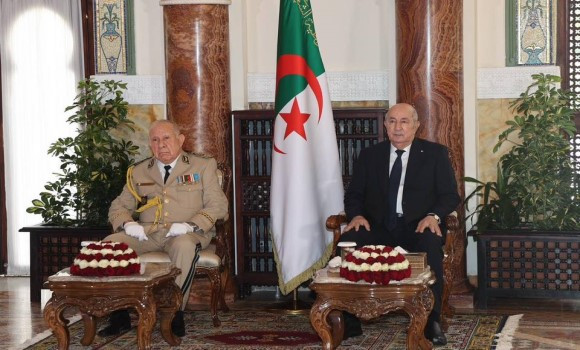 Le président de la République préside la cérémonie de remise de grades et de médailles à des officiers supérieurs et personnels civils de l'ANP