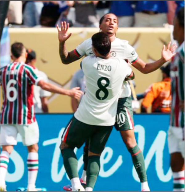 Chelsea bat Fluminense et file en finale