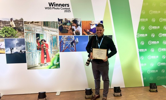 SMSI: une photo d'un photographe algérien parmi les dix meilleures au monde