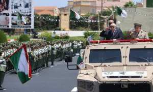 Le président de la République préside la cérémonie de sortie de promotions à l'Académie militaire de Cherchell