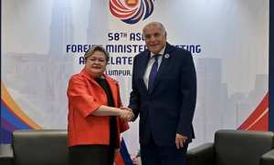 Attaf tient à Kuala Lumpur des entretiens bilatéraux avec son homologue philippine