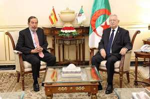 Nasri reçoit l'ambassadeur d'Espagne en Algérie