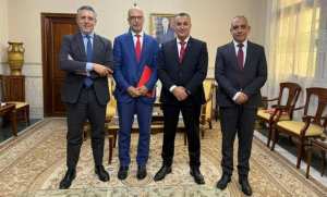 Zerrouki reçoit l'ambassadeur d'Italie auprès de l'Algérie