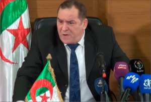 Mohamed Meziane installe le nouveau secrétaire général du ministère