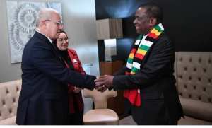 Le président du Zimbabwe reçoit le président de l'APN