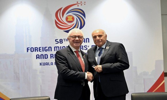 M. Attaf s'entretient à Kuala Lumpur avec son homologue uruguayen