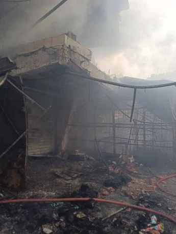 سيدي بلعباس: إصابة شخصين و إحتراق 5 محلات تجارية إثر حريق مهول بمحيط بالسوق المجاور لمجسم القبة السماوية