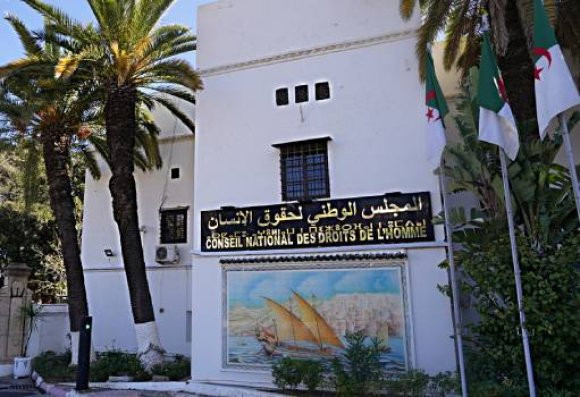 CNDH: l'Algérie 'uvre à assurer aux jeunes toutes les chances de mettre en valeur leurs compétences
