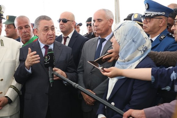 تلمسان: السيد مراد يشدد على ضرورة الاستغلال العقلاني للموارد المائية