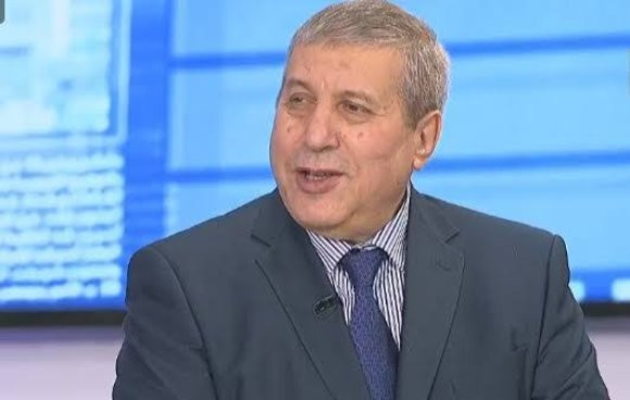 Le ministre de la Communication se rend au chevet du journaliste Ali Draâ à l'hôpital d'Ain Naadja