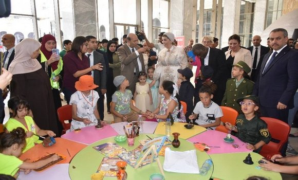 Mouloudji préside une cérémonie à l'occasion de la Journée nationale de l'enfant   