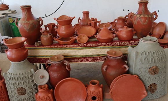 La 6e édition du Salon national de la poterie d'Ath Kheir attire 70 exposants