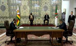 Le président de la République copréside avec son homologue zimbabwéen la cérémonie de signature d'accords et de mémorandums d'entente de coopération