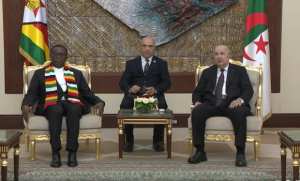 Le président de la République s'entretient avec son homologue zimbabwéen