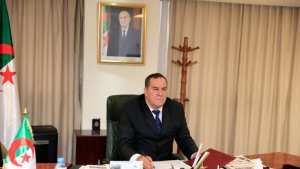 وزير الاتصال يعزي في وفاة الصحفي مسعود بوصوار