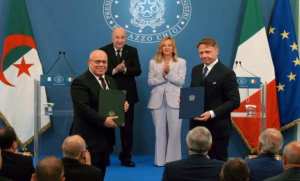 رئيس الجمهورية يشرف رفقة السيدة ميلوني على مراسم التوقيع على اتفاقيات شراكة بين البلدين