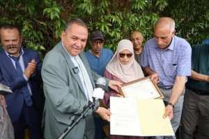 تحدّت الصعاب من أجل  نيل  البكالوريا   .. التلميذة   منصوري دعاء   من ذوي الهمم تحظى بتكريم بتيارت