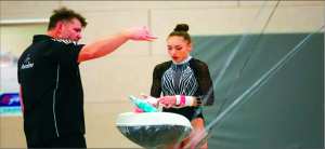 Gymnastique La championne olympique Kaylia Nemour accuse son ancien entraîneur