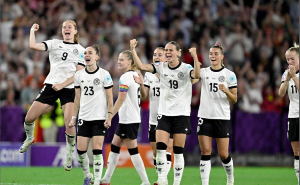 A 10 contre 11, l'Allemagne élimine la France