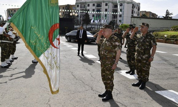 Le Général d'Armée Chanegriha en visite de travail et d'inspection à la Base Centrale Logistique de Béni-Merrad