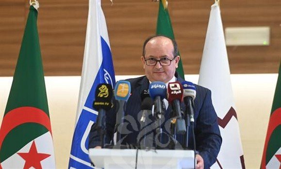 إطلاق مشروع إنجاز مصنعين جديدين للإسمنت الأخضر بالجلفة وغليزان وخط إضافي بأدرار