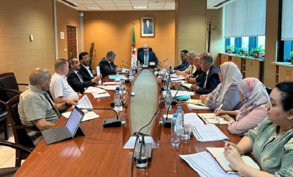 Zitouni préside une réunion de coordination sur les préparatifs de la Foire commerciale intra-africaine prévue à Alger