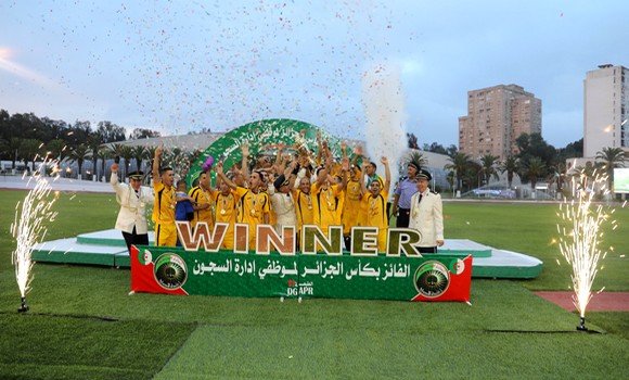 كرة القدم: فريق مجلس قضاء خنشلة يتوج بكأس الجزائر للمؤسسات العقابية