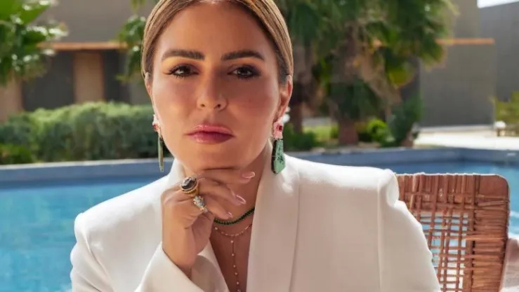 مصر: منع إعلامية مشهورة من الظهور الإعلامي 6 أشهر بعد نسب أعمال فنية عالمية لنفسها