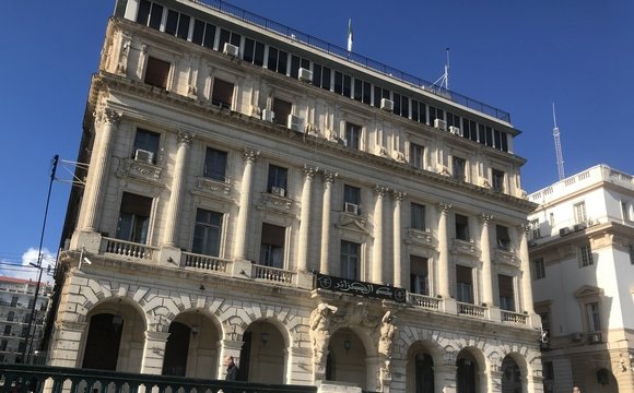 بنك الجزائر : حجز حق الصرف للسفر الى الخارج سيتم عن بعد قريبا