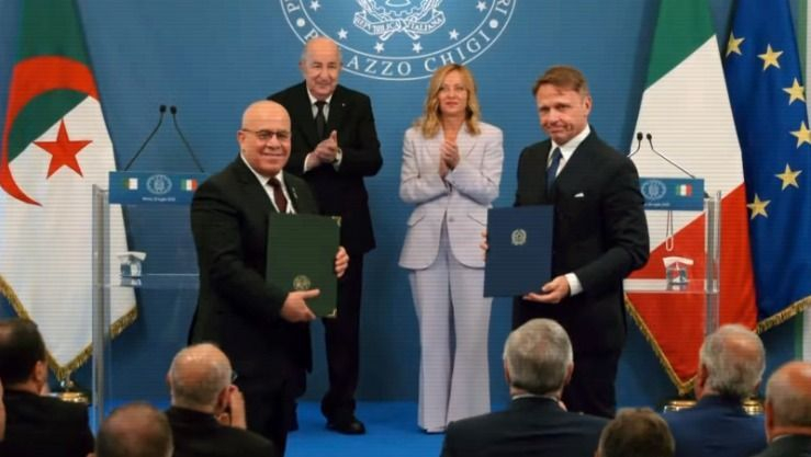 الجزائر وإيطاليا توقعان إتفاقيات شراكة تشمل الطاقة، الزراعة، الاستثمار، والاتصالات