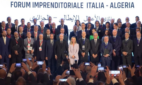 Le président de la République copréside avec Mme Meloni la clôture du Forum d'affaires algéro-italien