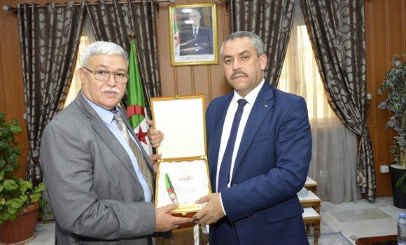 امتحانا شهادتي التعليم المتوسط والبكالوريا: تكريم الأسرة التربوية بالولايات الأولى وطنيا وبمدارس أشبال الأمة