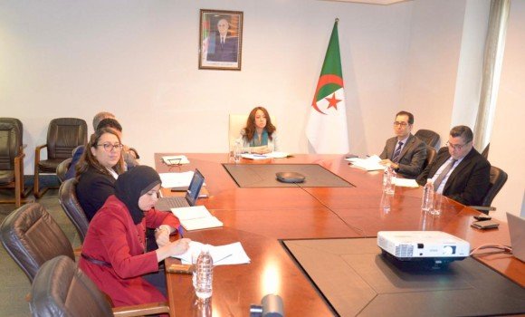 ممثلة لرئيس الجمهورية, السيدة منصوري تشارك في اجتماع لمجلس السلم والأمن الافريقي حول التطورات في ليبيا