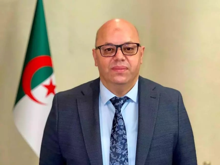 ربيقة يوقّع على سجل التعازي