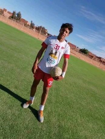 الوافد الجديد بالعلام يلتحق بتحضيرات جمعية الشلف فؤاد بوعلي يلغي تربص تيكجدة