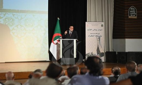 وزير الاتصال يشارك في تأبينية الصحفي الراحل علي ذراع   