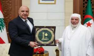 الرئيس اللبناني يزور جامع الجزائر