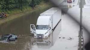 أمطار غزيرة تضرب الساحل الشرقي للولايات المتحدة... وتتسبب في فيضانات مفاجئة