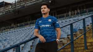 المهاجم الجزائري منصف بقرار ينضم رسميًا إلى دينامو زغرب