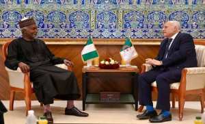 Attaf reçoit le ministre nigérian des Affaires étrangères