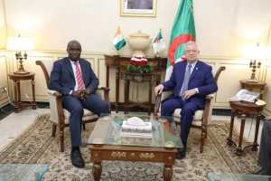 ناصري يستقبل سفير جمهورية كوت ديفوار بالجزائر